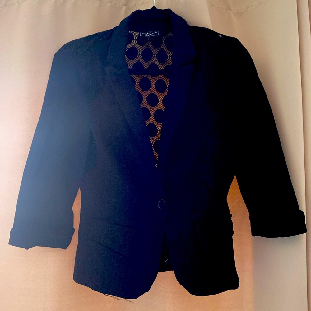 Lace back and cuff blazer 3/4 length